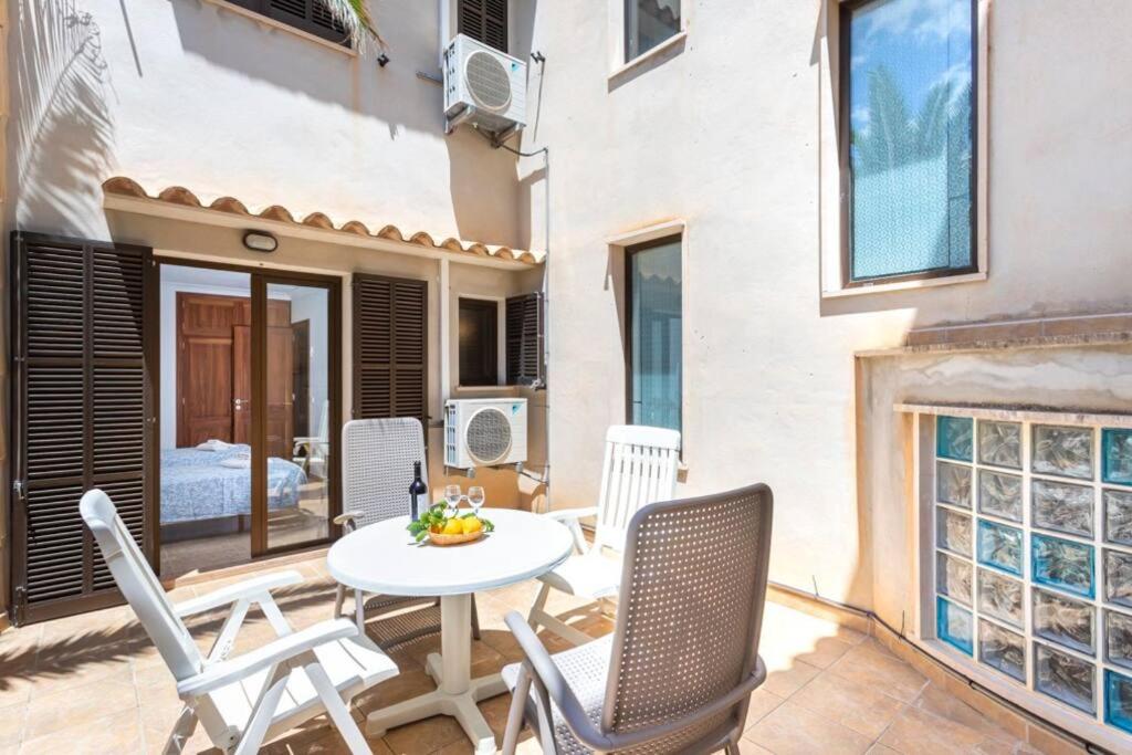 A balcony or terrace at M0 Práctico y Sencillo Apartamento a 100 m de las mejores playas de Mallorca