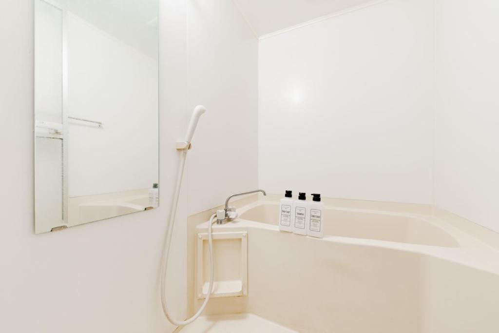 Easy to visit Kyoto Kobe Nara Osaka, 3 mins walk to Dotonbori & Namba - Apartamento De Dos Dormitorios