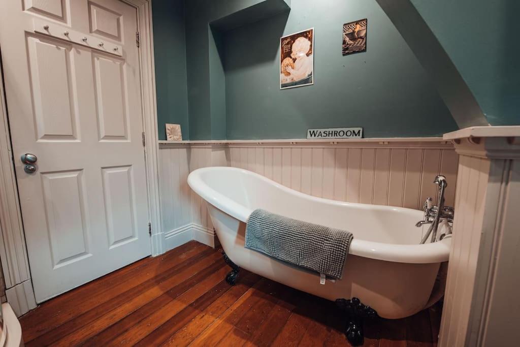 The Vestry - Sleeps 12 - With Hot Tub 7
