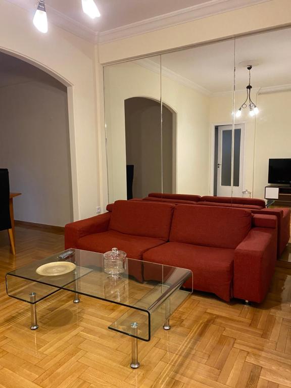 Posedenie v ubytovaní Elegant Apartment