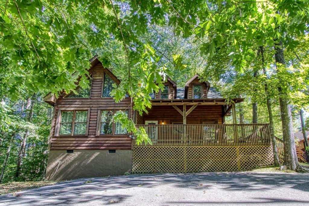 Whispering Oaks Private Pigeon Getaway,,,Close to Tanger Outlet