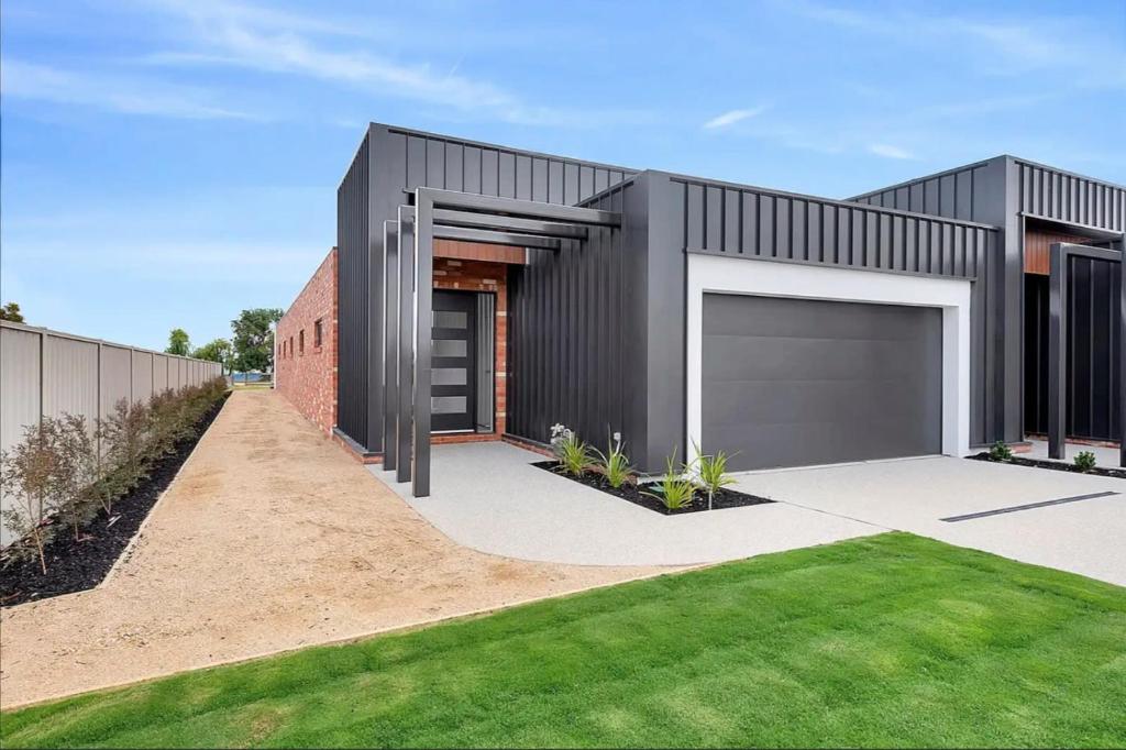 Caville Cove - Lake View Holiday House Yarrawonga