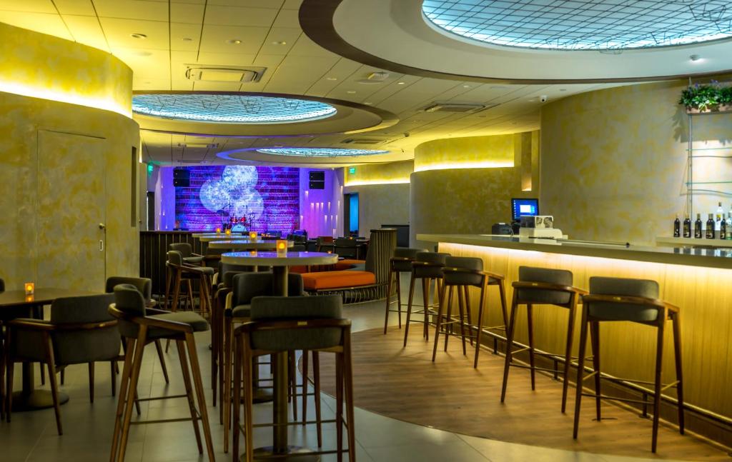 Lounge nebo bar v ubytování The Bayleaf Cavite