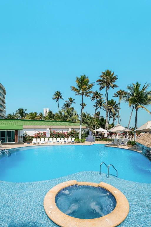 Bazén v ubytování Hotel Dann Cartagena nebo v jeho okolí
