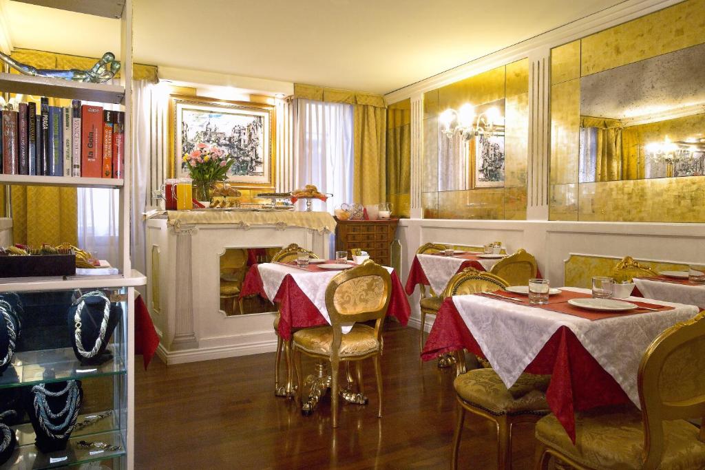 Posezení v ubytování Hotel Noemi