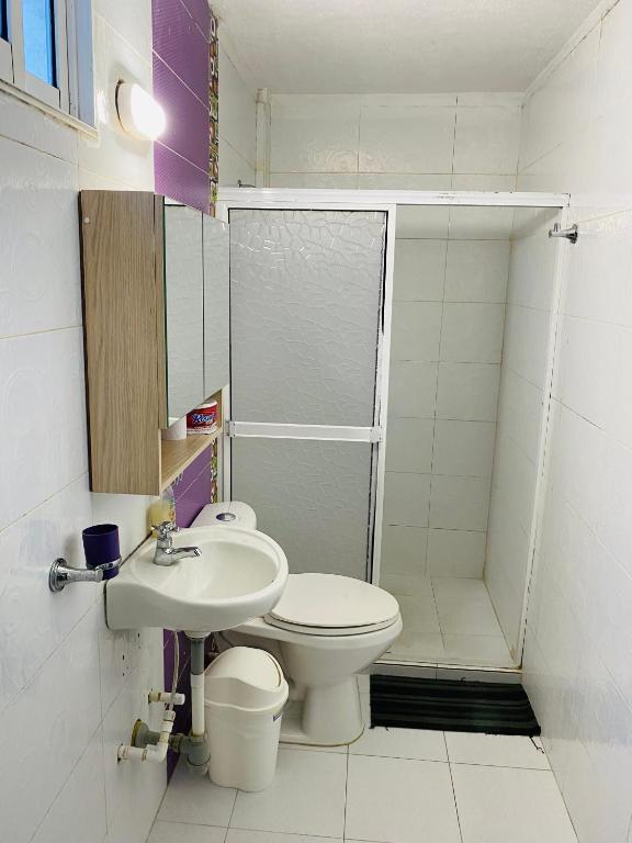 Un baño de Apartamentos Sweet Island