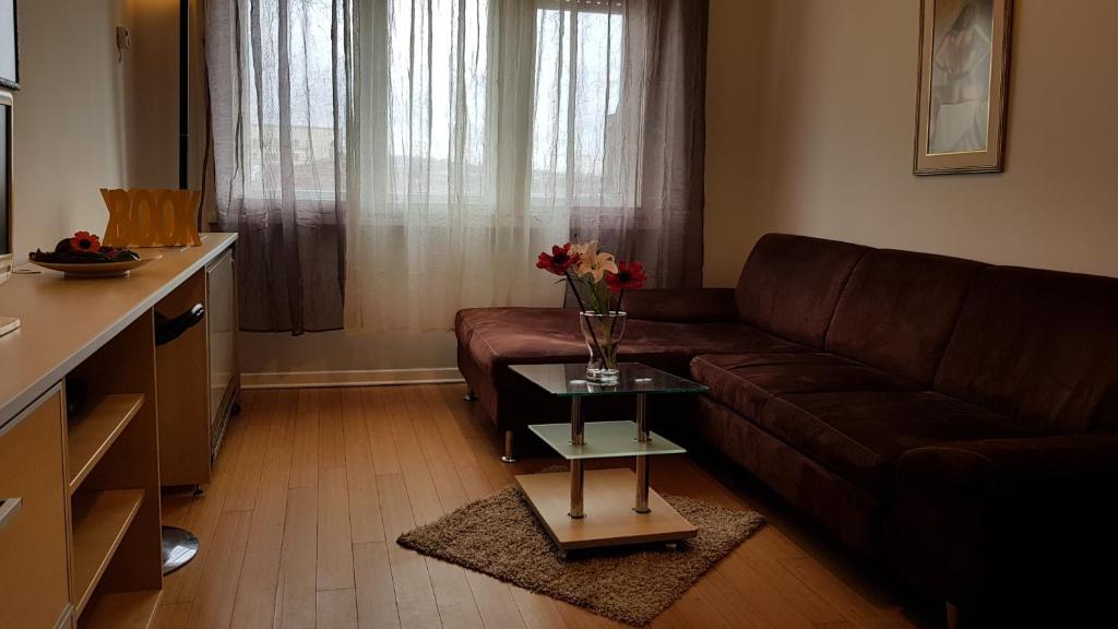 Area soggiorno di Downtown Belgrade Hostel and Apartments