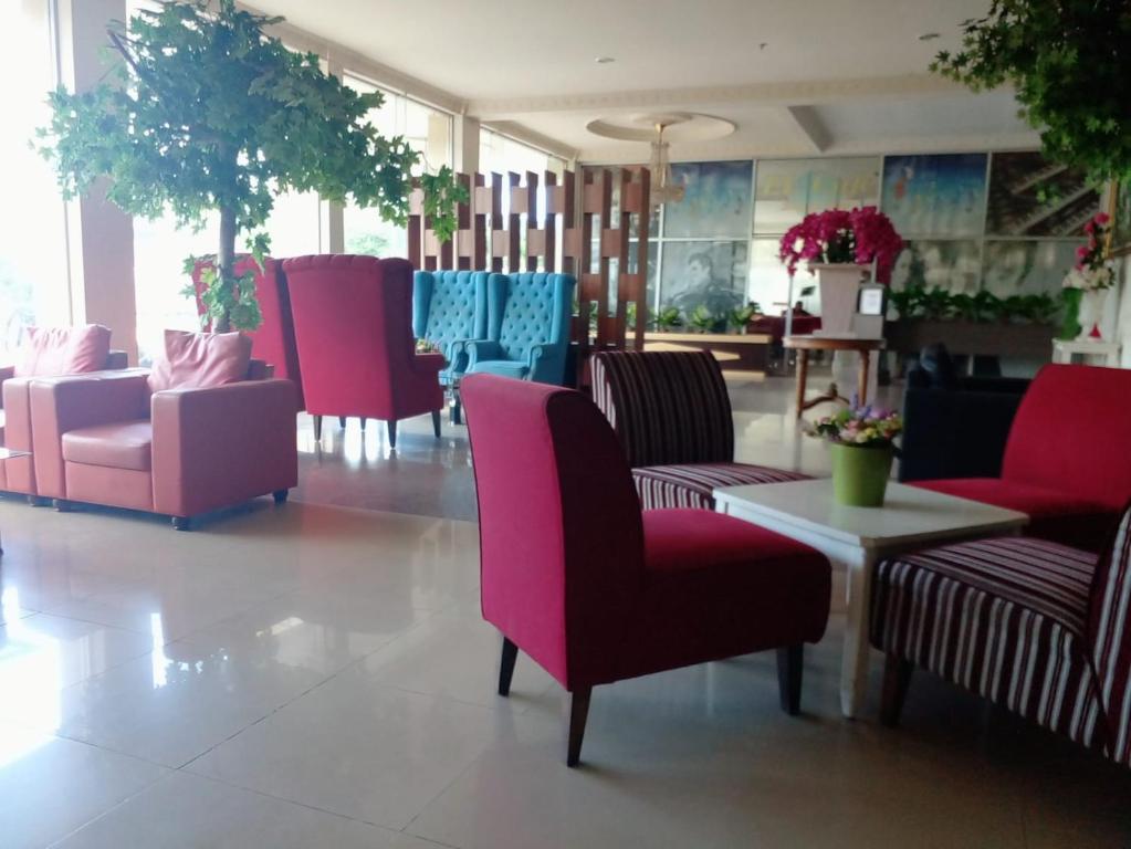 Posezení v ubytování THE IGNISLO HOTEL SORONG