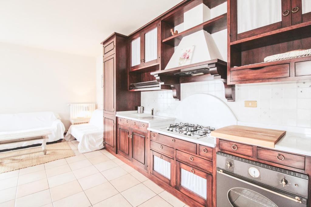 A kitchen or kitchenette at Casa Rosa di Luisa