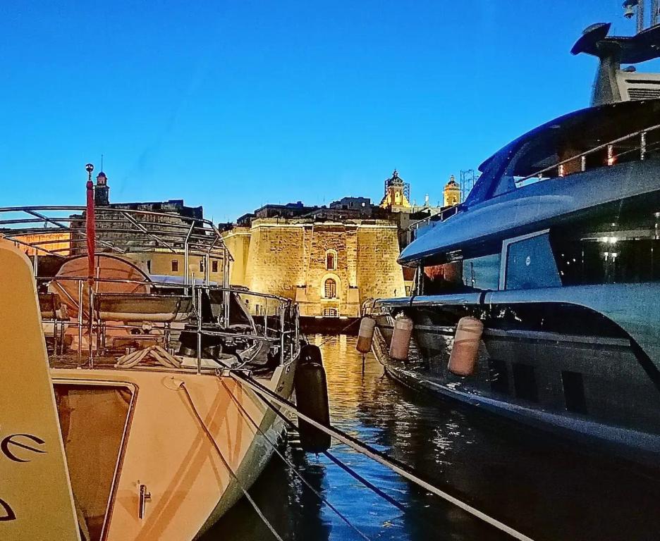 Fotografie z fotogalerie ubytování Modern apt Kalkara seafront! v destinaci Kalkara
