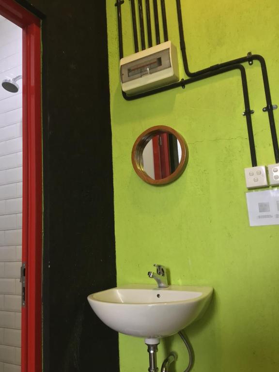 Bagno di Bandung Hostel