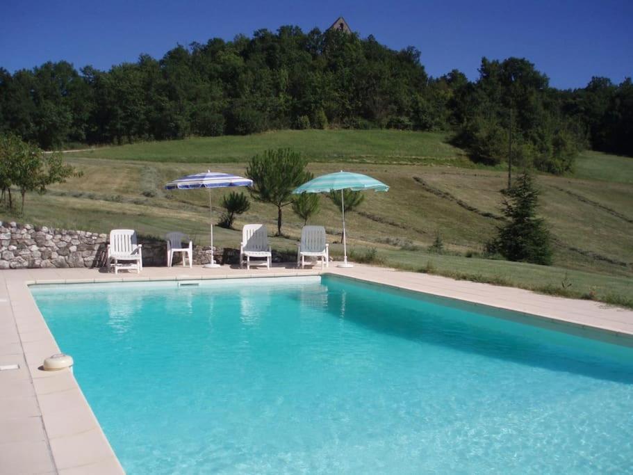 Fotografia z galérie ubytovania La Petite toscane, gîte familial avec piscine et jacuzzi v destinácii Castelnau-de-Montmiral