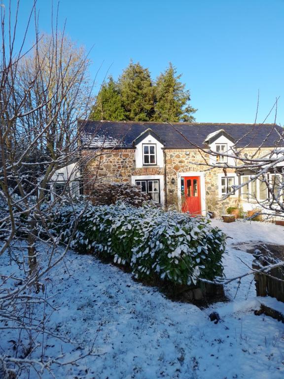 Berwick Hall Cottage - Two-Bedroom House