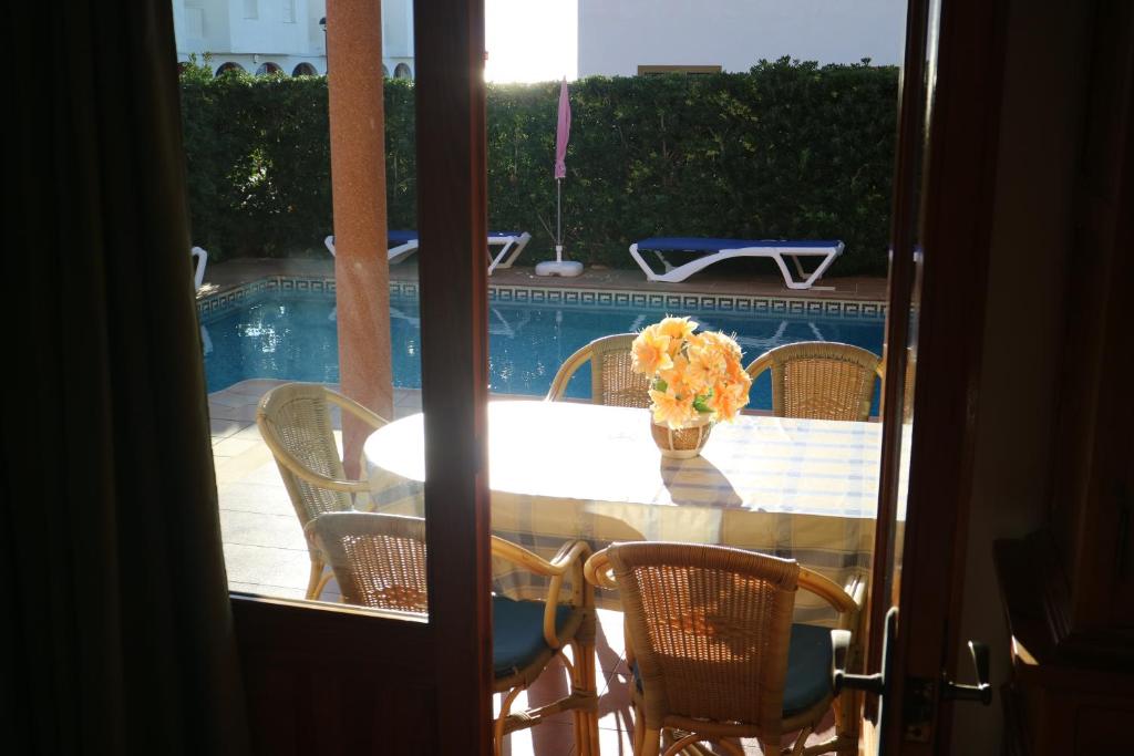 Fotografie z fotogalerie ubytování Spectacular Villa with SwimmingPool in Cala Blanca v destinaci Cala Blanca