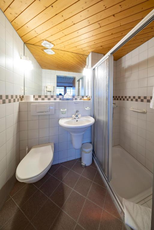 Koupelna v ubytování Hotel und Restaurant Chäseren