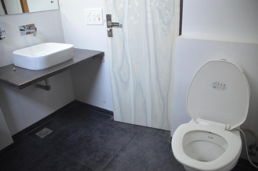 Koupelna v ubytování Goel Residency