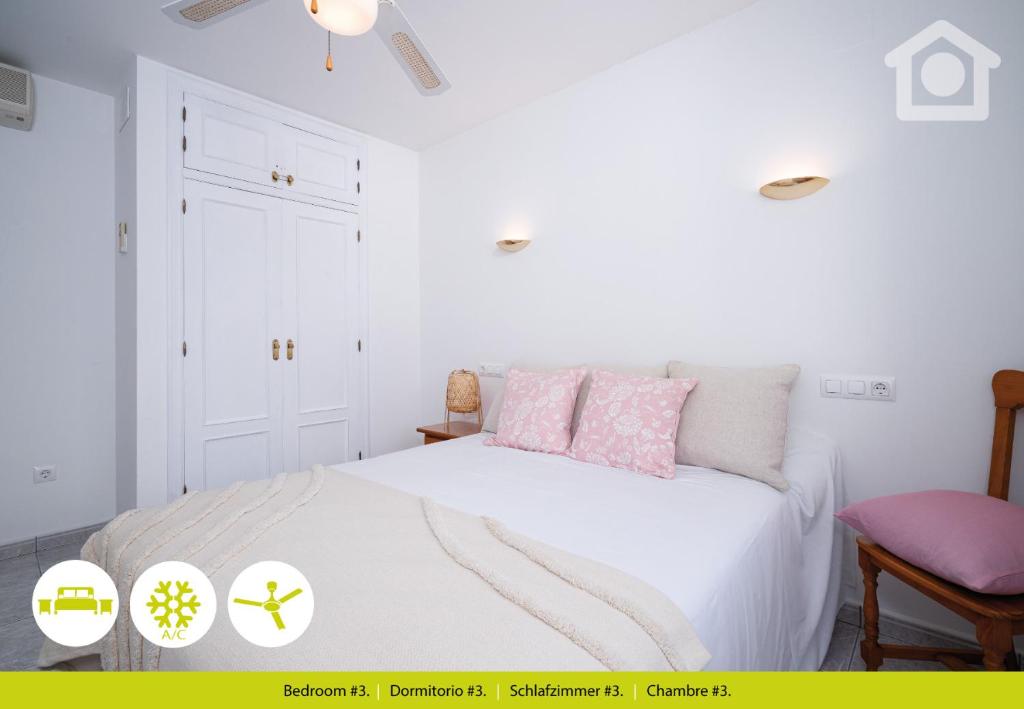 Postel nebo postele na pokoji v ubytování Solhabitat Moraira Diva
