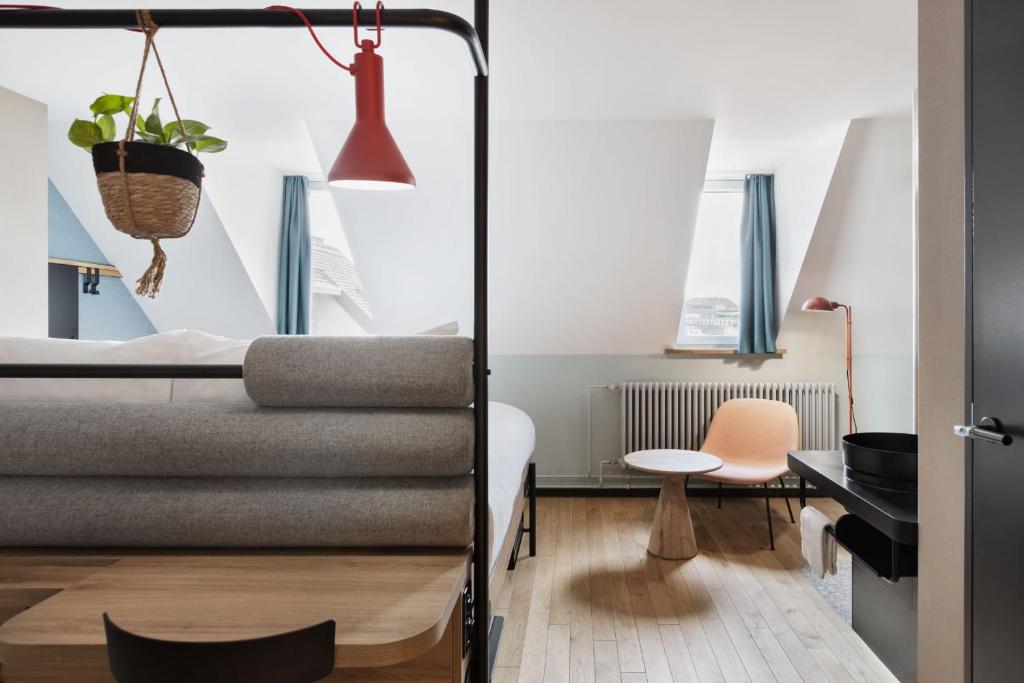 Area soggiorno di Stay KooooK Bern City - Online Check In