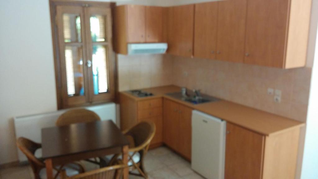 Mouria Pension Rooms & Studios - 8