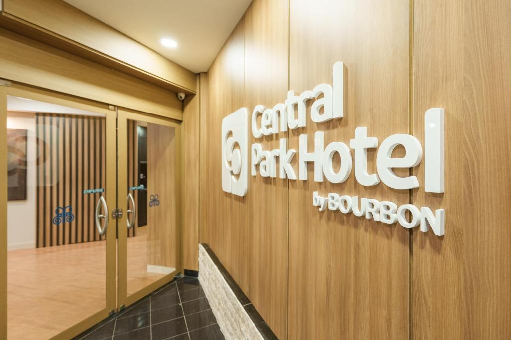 Certifikát, hodnocení, plakát nebo jiný dokument vystavený v ubytování Central Park Hotel by Bourbon