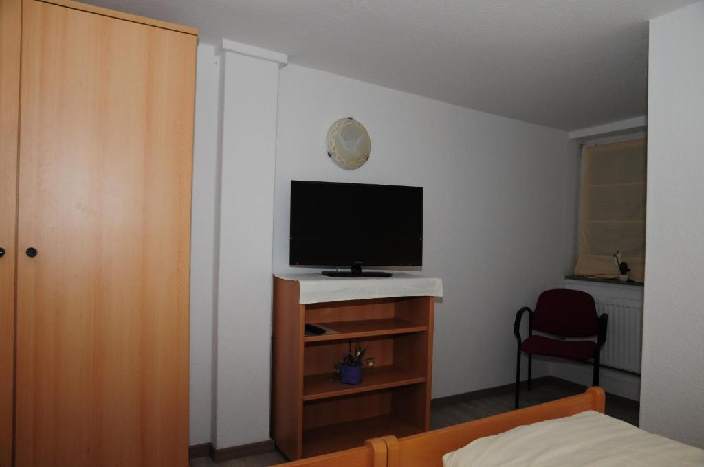 Pension Schaumburger-Hof - Double Room With Private Bathroom