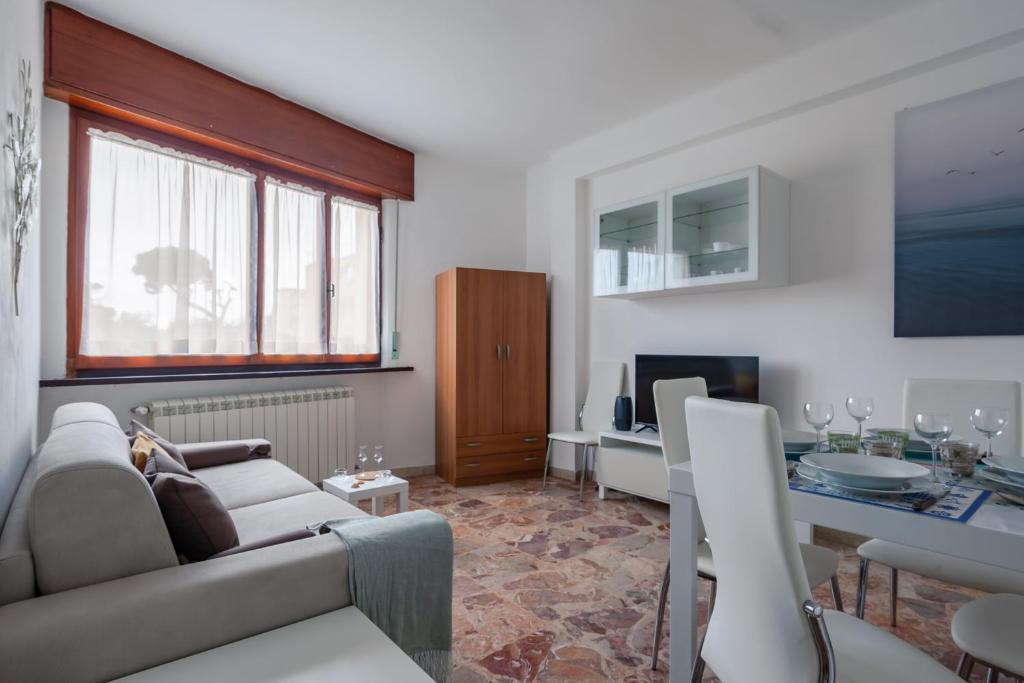 Tirrenia Cozy Apartment near the Beach - Appartement D'une Chambre