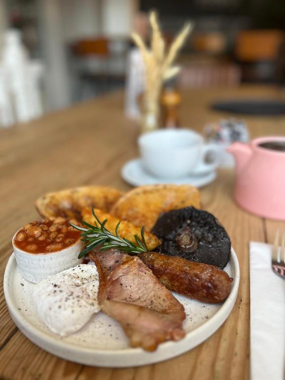 The Black Fox - Resim 3