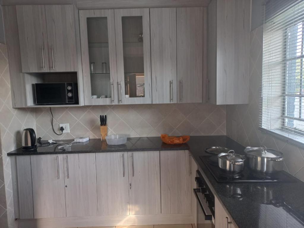 EMANGWENI GUESTLODGE - Housity