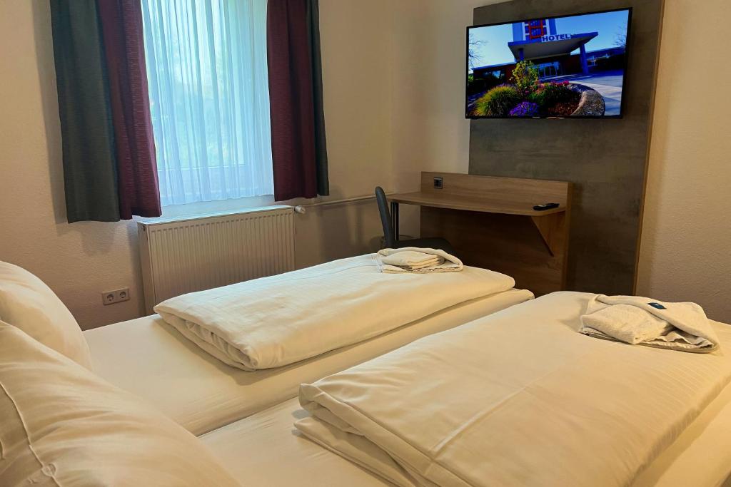 SKYHOTEL Merseburg - Superior Triple Room