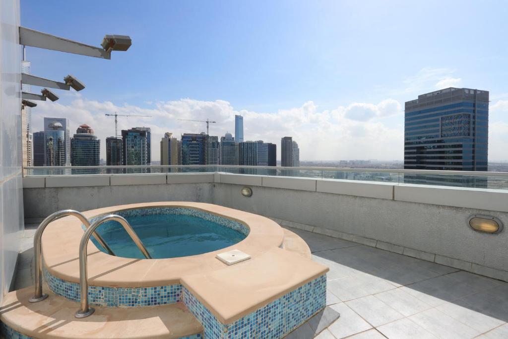 Duplex Penthouse with Private Rooftop Plunge Pool in Dubai Marina