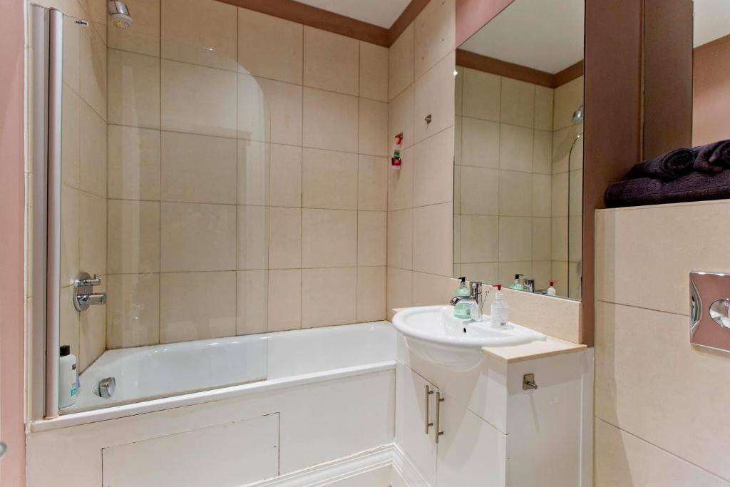 Fotografie z fotogalerie ubytování 3 Bedroom Modern Mews House v Londýně