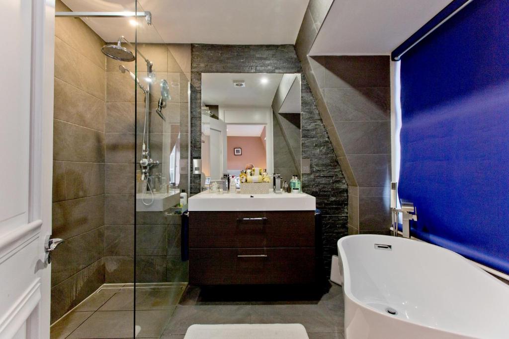 Fotografie z fotogalerie ubytování 3 Bedroom Modern Mews House v Londýně