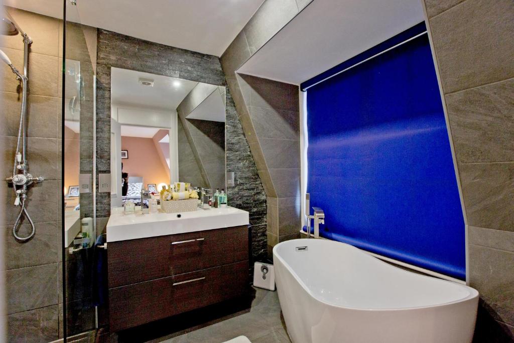 Fotografie z fotogalerie ubytování 3 Bedroom Modern Mews House v Londýně