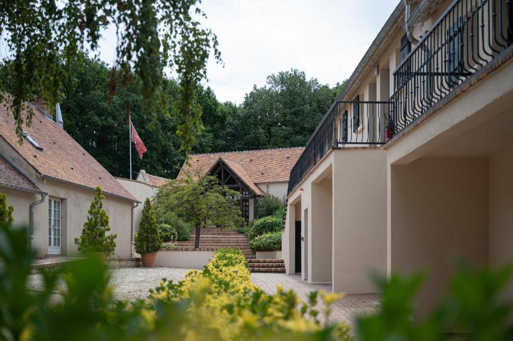 Domaine et Golf de Vaugouard - La Maison Younan - Chambre Supérieure Dans Les Dépendances