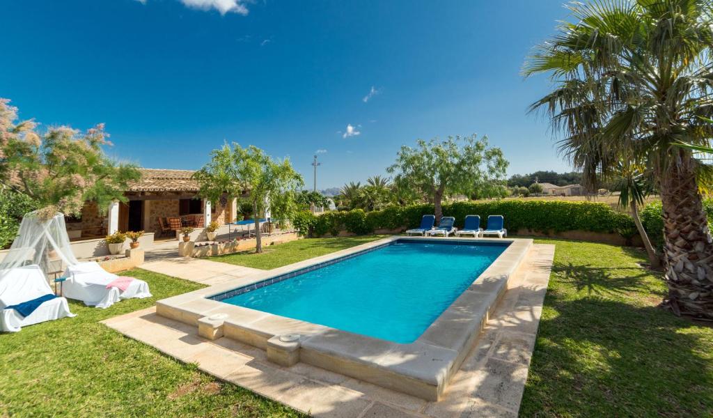 The swimming pool at or close to Can Moranta - Verd