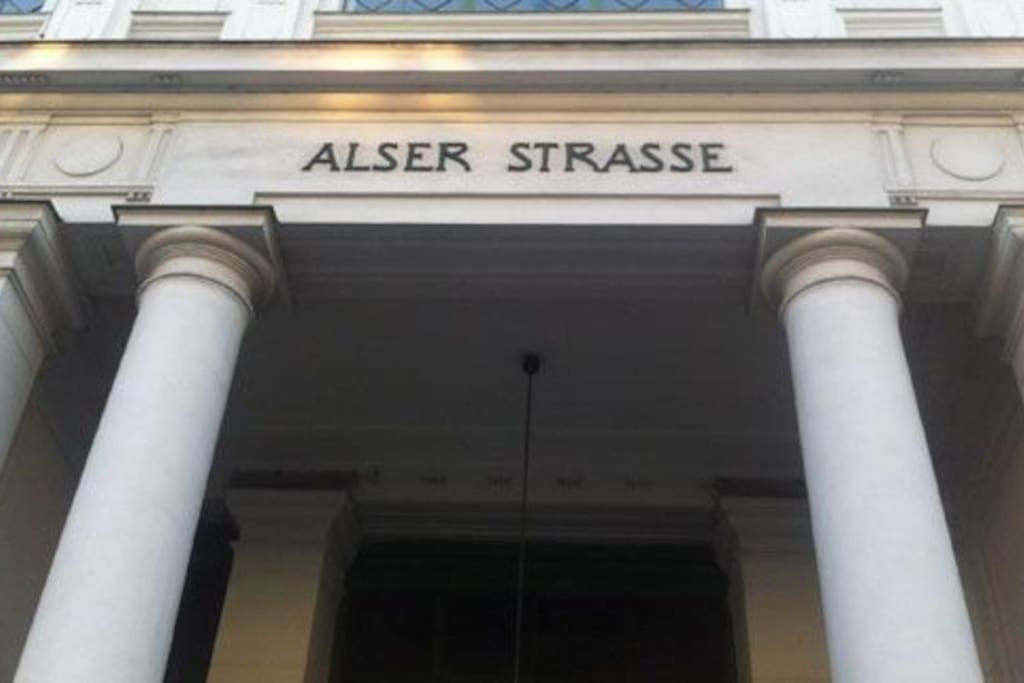 NEW Apartment - 10 min DOWNTOWN - 16