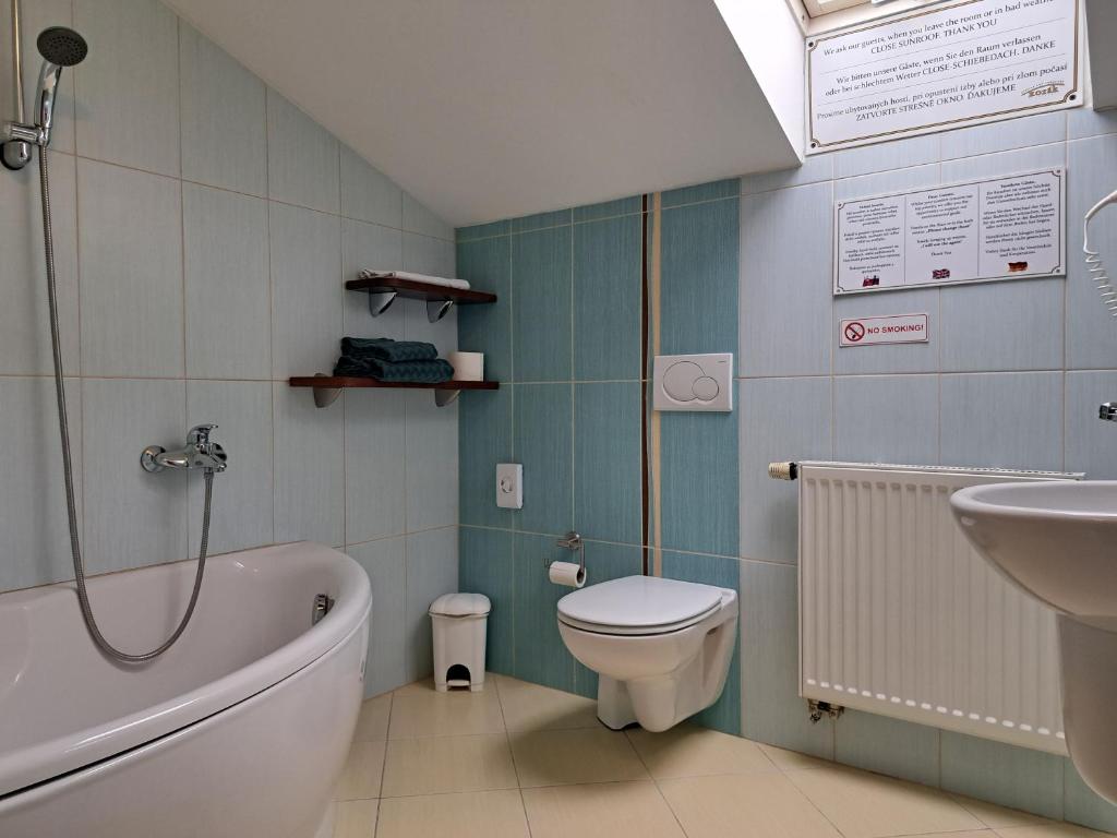 Penzion Kozak B&B - Driepersoonskamer Met Bad