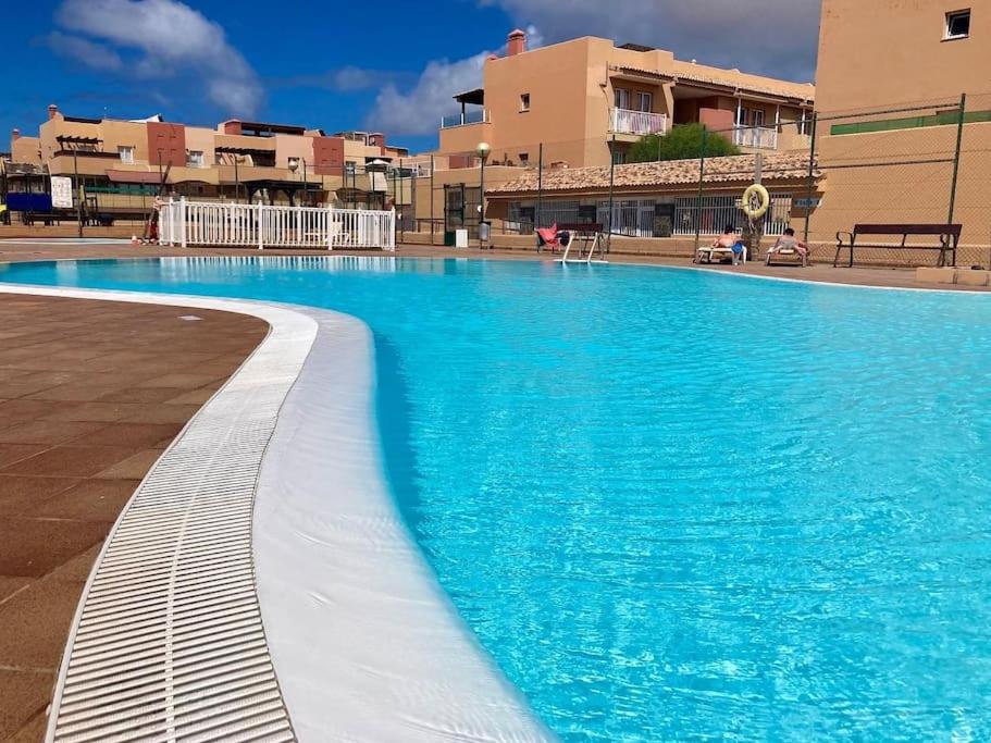 Bazén v ubytování Precioso apto 4 pers, 2 piscinas, fibra óptica nebo v jeho okolí
