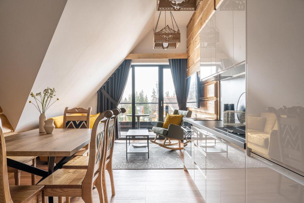 Posedenie v ubytovaní STACJA NOSAL Apartamenty