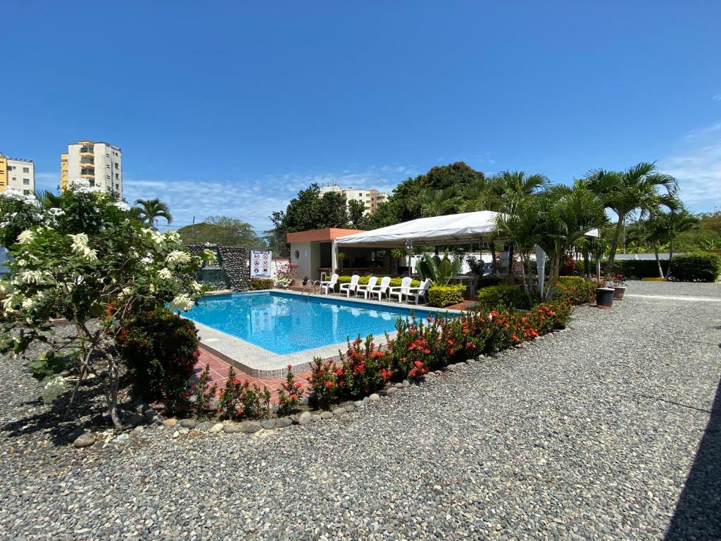 Bazén v ubytování Hotel Kemarios nebo v jeho okolí