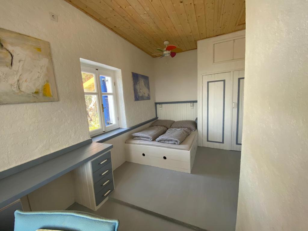 Kuchyň nebo kuchyňský kout v ubytování Villa Vrachos - uriges Steinhaus -