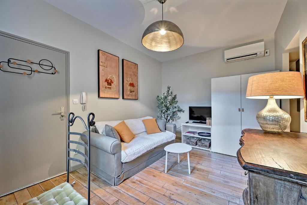 Au cœur des Papes, dans bâtisse de charme studios & appartements en cœur de ville - One-Bedroom Apartment