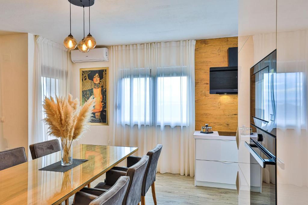 Fotografia z galérie ubytovania Villa IPM Luxury with private pool v destinácii Kaštela