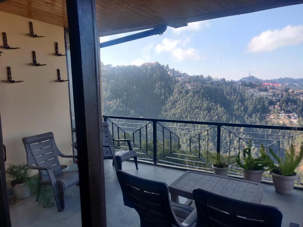 Nespecifikovaný výhled na hory nebo výhled na hory při pohledu z hotelu