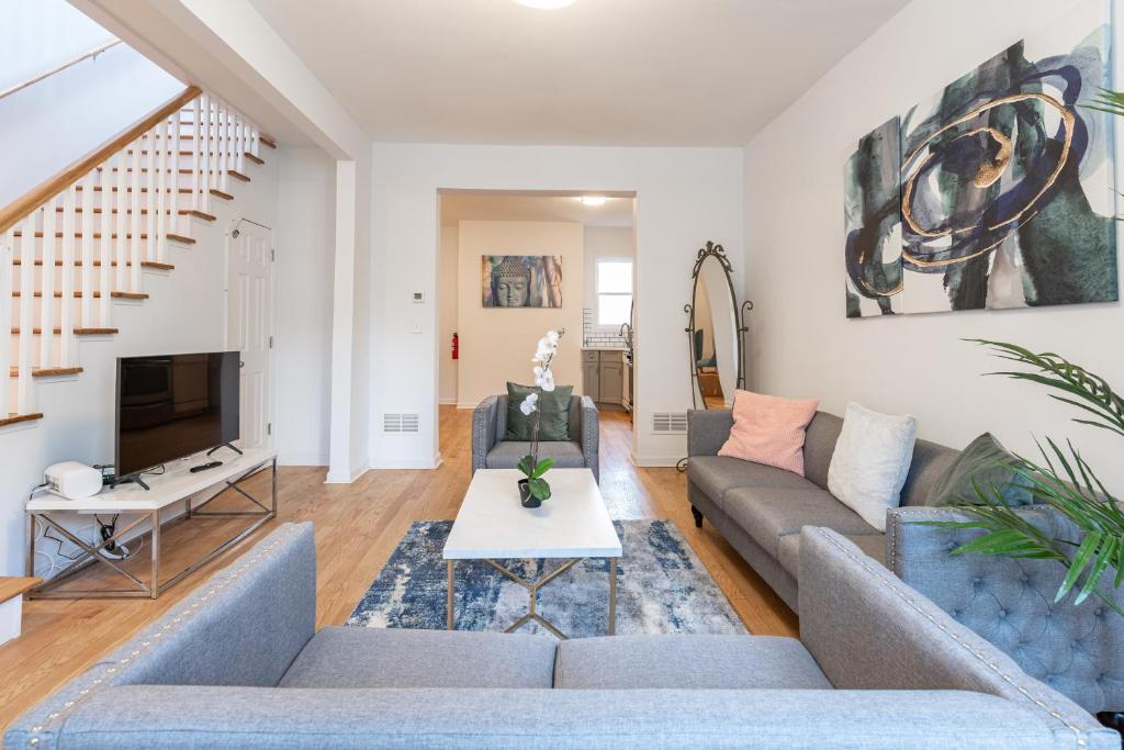 TRANQUIL TOWN HOUSE IN NEW JERSEY - JUST 25 MINUTES To TIME SQUARE!, Jersey  City – Tarifs 2023