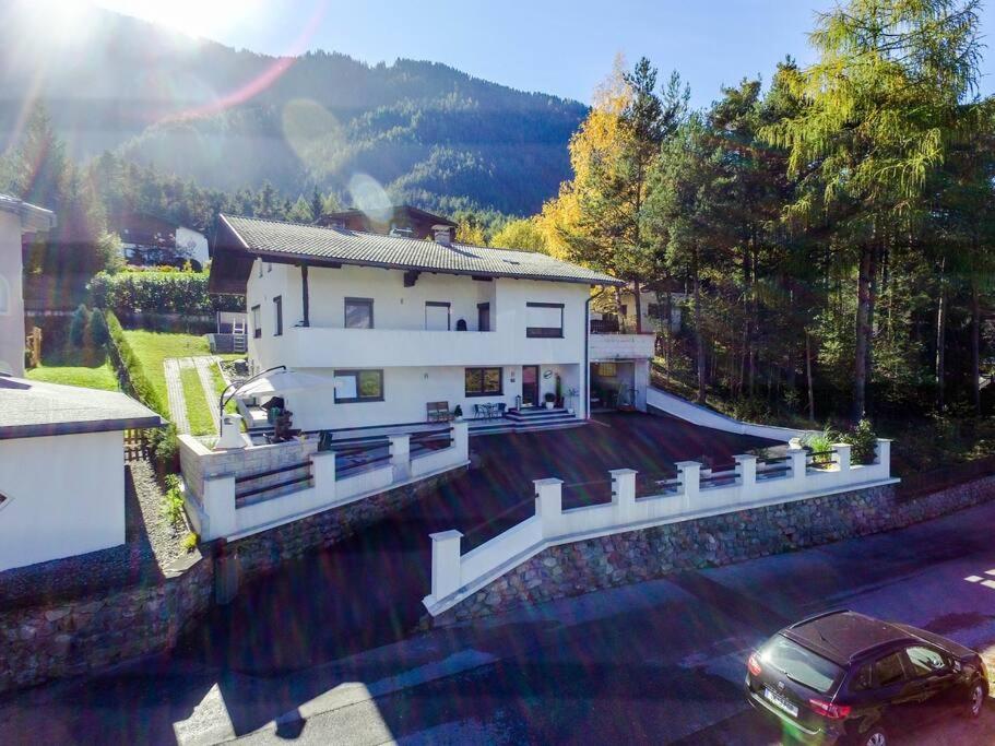 Nespecifikovaný výhled na hory nebo výhled na hory při pohledu z apartmánu