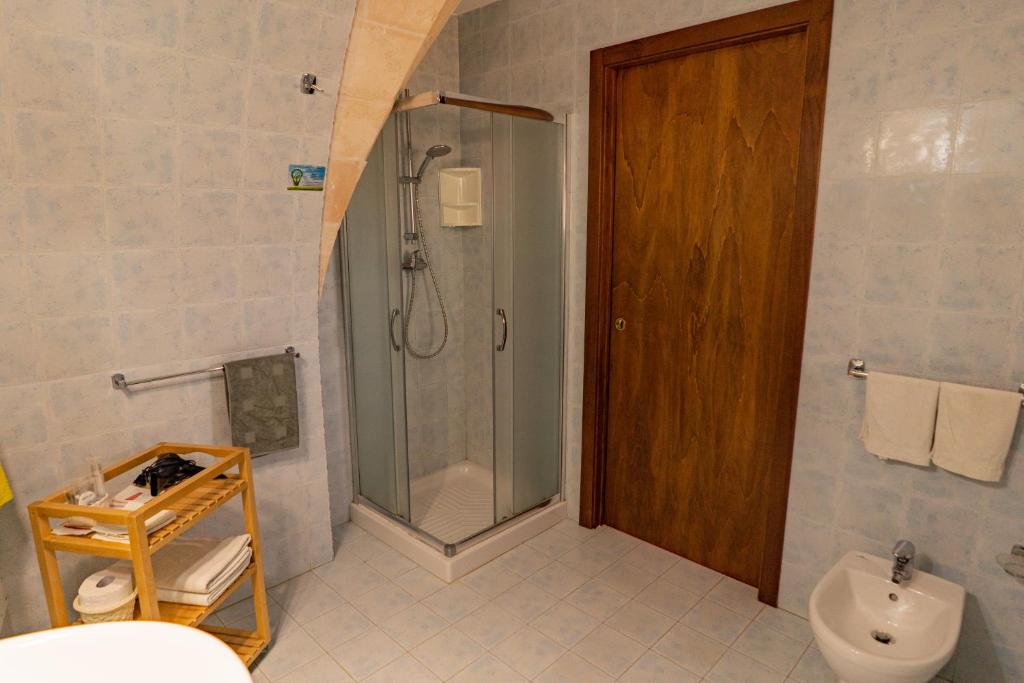 Koupelna v ubytování Relais La Giara