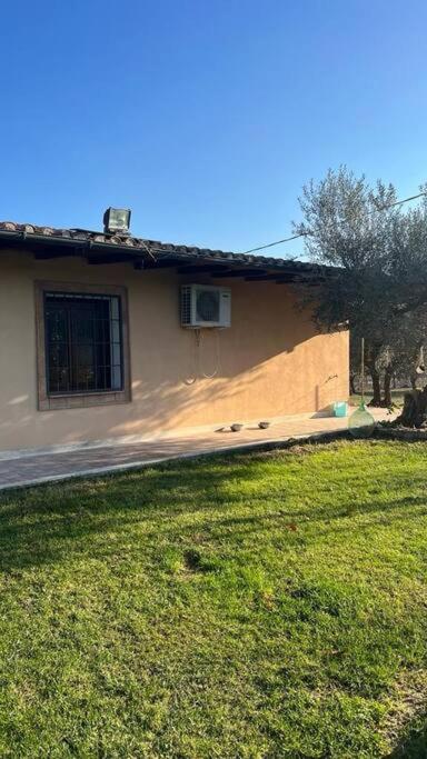 Casa nel verde a Monterotondo - Three-Bedroom Villa