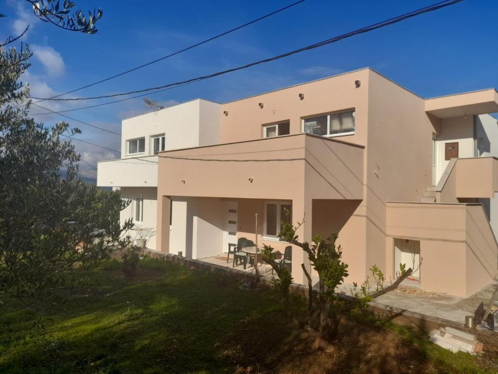 Budova, v ktorej sa apartmán nachádza