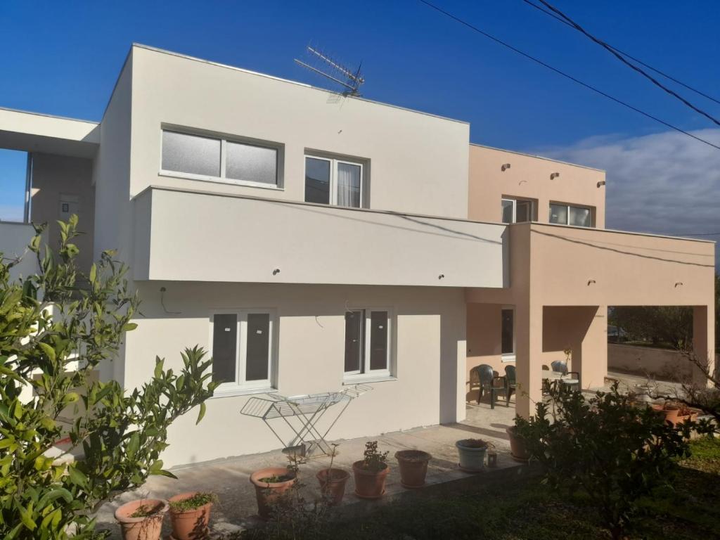 Budova, v ktorej sa apartmán nachádza
